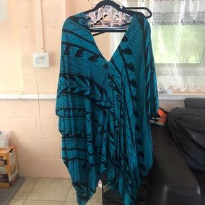 Missing Polynesia Sleeved Jumper Style Dress